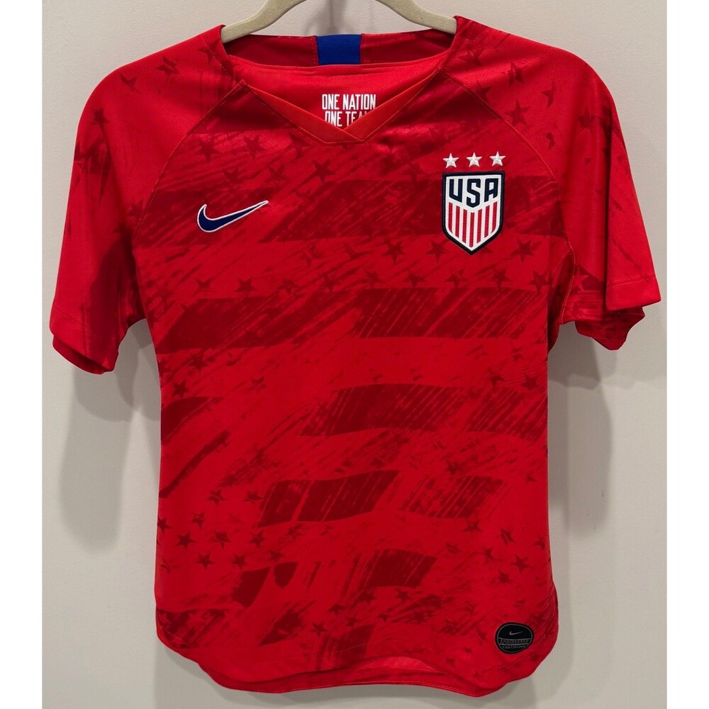 Team USA Soccer Crest - Nike USA Soccer Jersey - Women's Medium - Red